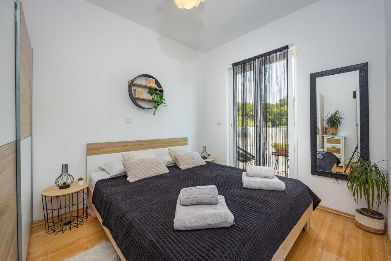 Studio Apartman Marly Apartman Póla Kültér fotó