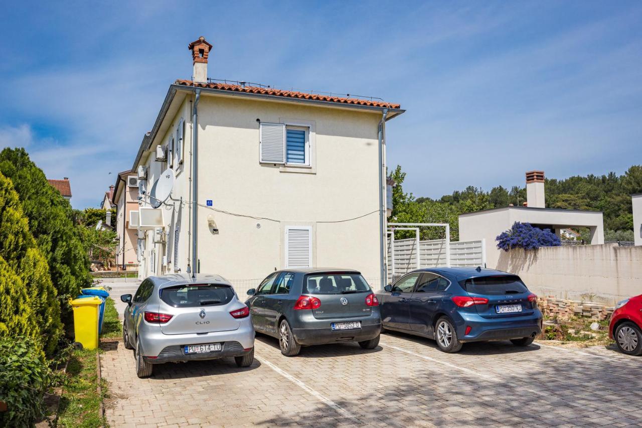 Studio Apartman Marly Apartman Póla Kültér fotó